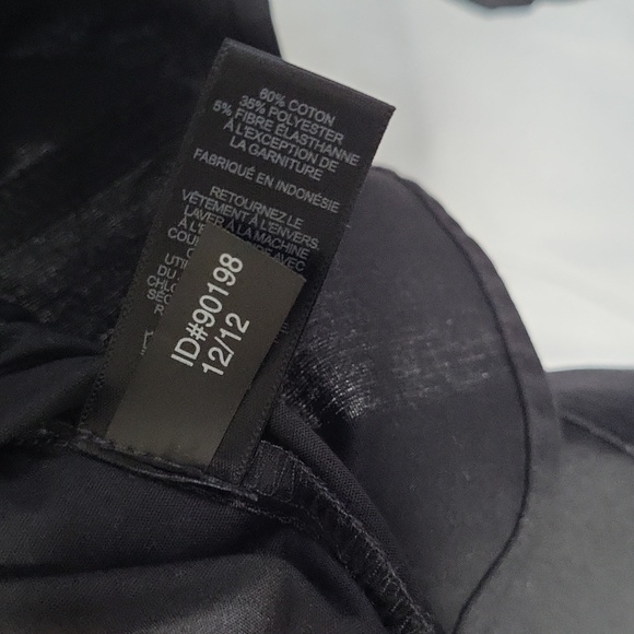 NWOT Express women's black v-eck cotton adjustable sleeve buttondown shirt, M - Picture 8 of 9